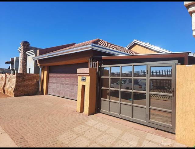 2 BEDROOM HOUSE FOR SALE IN LAKESIDE